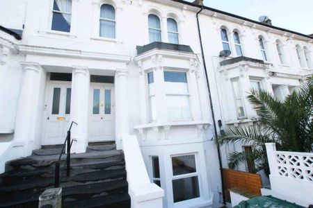 1 bedroom ground floor flat to rent - Photo 4