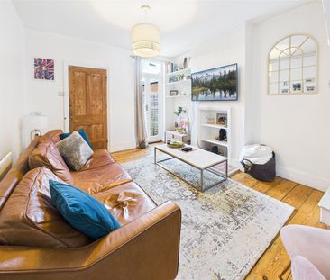 Radnor Gardens, Twickenham, Middlesex, TW1 - Photo 2