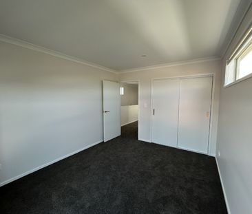 Spacious Townhouse in sought after Location in Papamoa - Papamoa - Photo 6