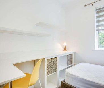 Clement Close, Canterbury, CT1 - Photo 3