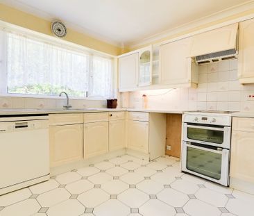 Woodcote Park Avenue, Purley, CR8 - Photo 3