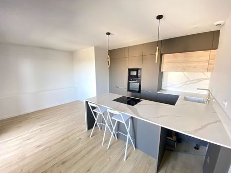 � louer Appartement T3 meubl� avec grande terrasse, parking et cave Simiane-Collongue, - Photo 4