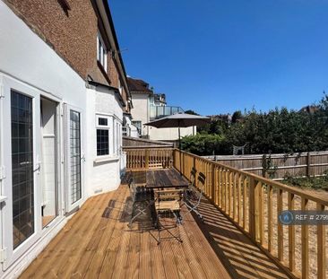 1 bedroom in a house share to rent - Photo 4