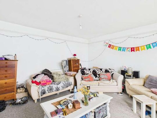 Kings Road, Brighton, BN1 - Photo 1