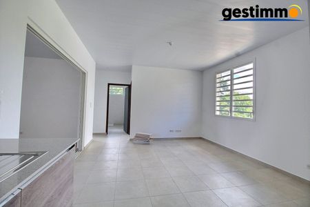 Location Appartement 3 pièces 57m² MACOURIA 97355 - Photo 2
