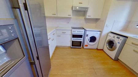 3 bedroom terraced house to rent - Photo 5