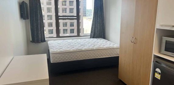 Central Studio Apartment on The Terrace - Photo 2