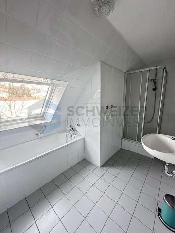 Charmante 2-Zimmer-Dachgeschosswohnung mit tollem Weitblick in Stuttgart-Süd ! - Photo 5