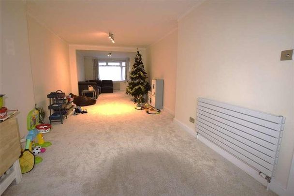 Beverley Drive, Edgware, HA8 - Photo 1