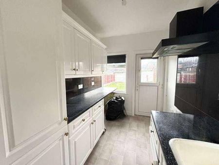 Leslie Road, WA10 - Photo 5