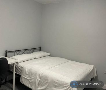 1 bedroom in a house share to rent - Photo 4