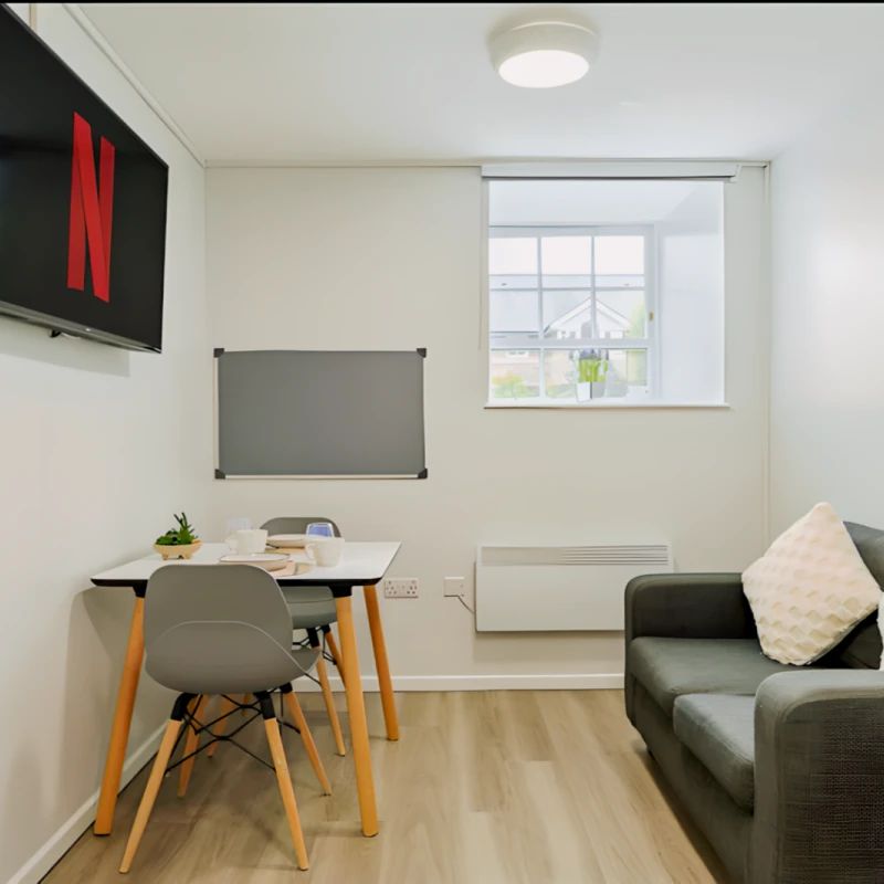 One Bed Flat - Photo 1