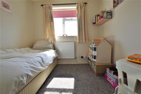 3 bedroom terraced house to rent - Photo 3