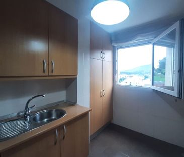 Alquiler de piso en Av Xunqueira, 57 - Photo 2