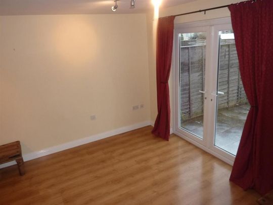 2 bedroom townhouse to rent - Photo 1