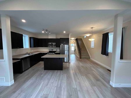 UpperLevel-604 Gwen Ave, Kingston, ON K7P 0L2 - Photo 5