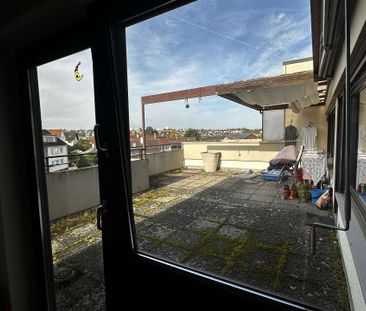 Schöne 3-Zimmer-Wohnung mit großer Terrasse! - Foto 1