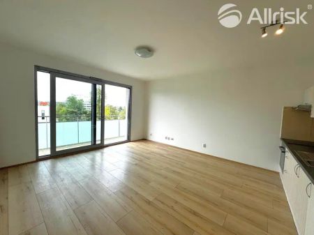 Pronájem bytu 1+kk 31 m - Fotografie 5