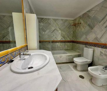 Luxury Apartment for rent in Benahavís, Andalusia - Photo 2