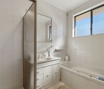 Charming Family Home in Heart of Evatt - Photo 2