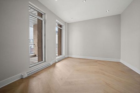 Luxury Spacious Apartment in Golden Square Mile - Photo 4