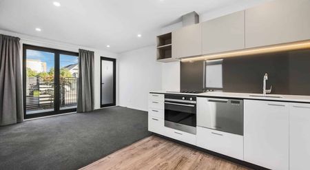 Near new 2 bedroom apartment in Ruskin Quarter - Photo 4
