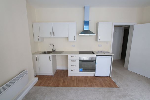 1 bed flat to rent in Verulam Place, Bournemouth, BH1 - Photo 1