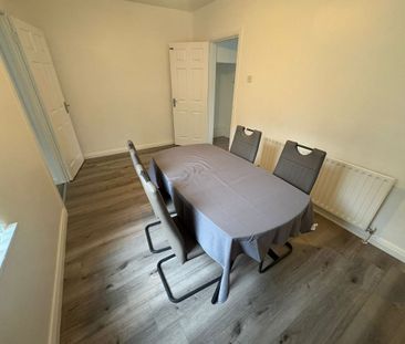 30 Ebor Drive, Belfast BT12 6NL - Photo 5