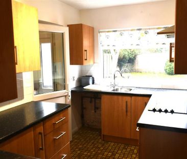 3 bedroom semi-detached house to rent - Photo 6