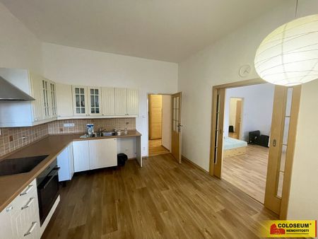Pronájem bytu 2+1 58 m² - Fotografie 4