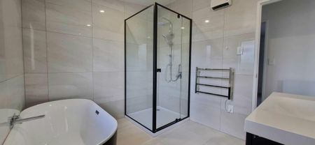 Beautifully Renovated 3-Bedroom Home - Convenient and comfortable living - Photo 3