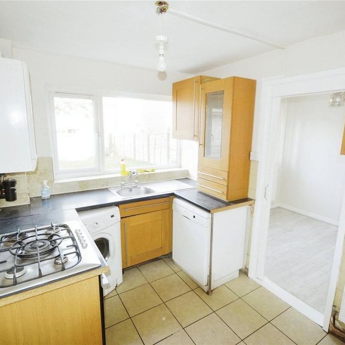 3 bedroom semi-detached house to rent - Photo 1