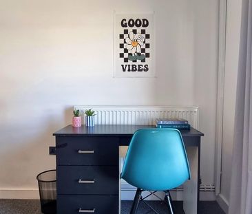 4 Bed Terraced House, Alderson Road, L15 - Photo 5