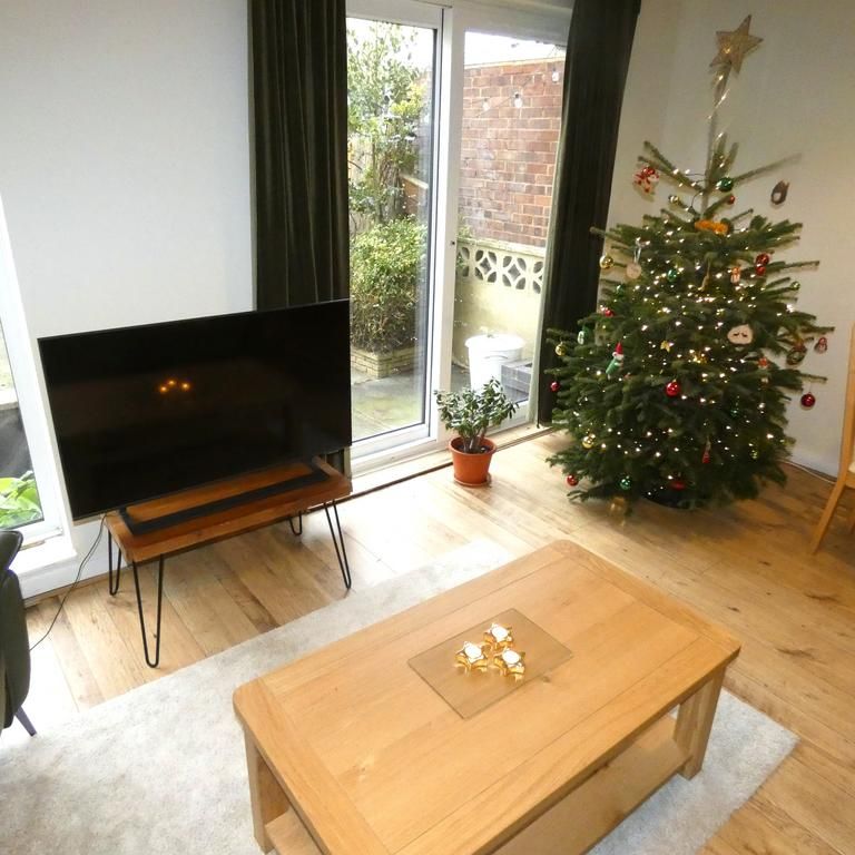 3 bedroom house to rent - Photo 1