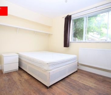 4 bedroom flat to rent - Photo 4