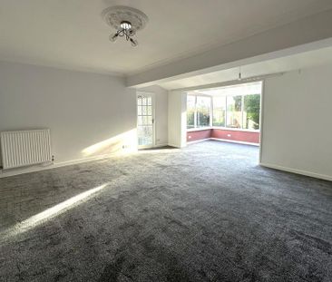 3 bedroom detached bungalow to rent - Photo 3