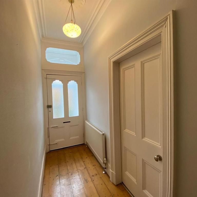 4 bedroom semi-detached house to rent - Photo 1