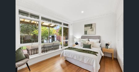 Private Single-Level Retreat with Lush Garden Surrounds - Photo 3