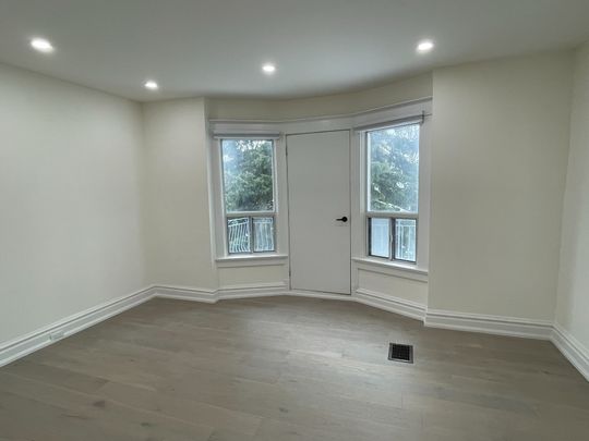 For Lease - 33 Strathmore Boulevard Unit# Upper, Toronto, Ontario - Photo 1