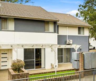 Good Size Townhouse With Fresh Updates Throughout! - Photo 3