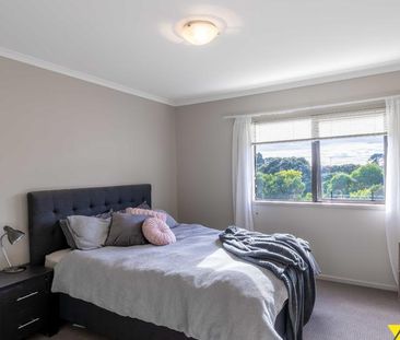 This modern three-level home in Te AtatÃ?« South offers comfortable... - Photo 4