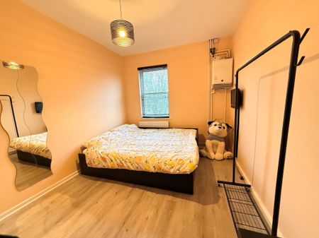 Market Street, Harlow - Photo 4