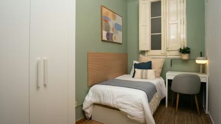 Carrer del Comte dUrgell, Barcelona, Catalonia 08011 - Photo 2