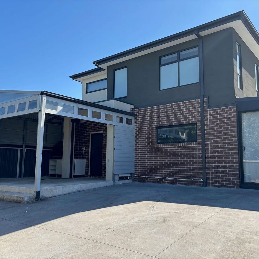 Townhouse in Dallas - Photo 2