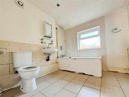 Dean Road, Hounslow, TW3 2EZ - Photo 5