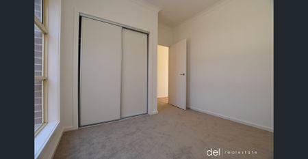 Modern Unit in Court Location - Photo 3