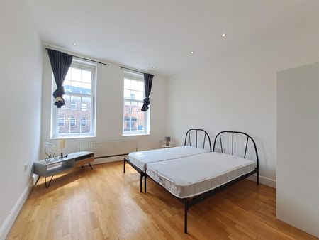 High Street, Epsom KT19, London - Photo 2