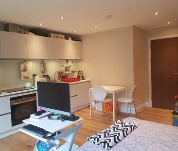 Studio Flat, Ferdinand Street, NW1 - Photo 5