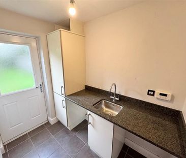 6 bedroom detached house to rent - Photo 5
