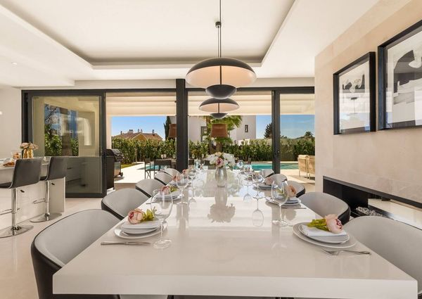 4 bedroom luxury Villa for rent in El Paraíso, Andalusia